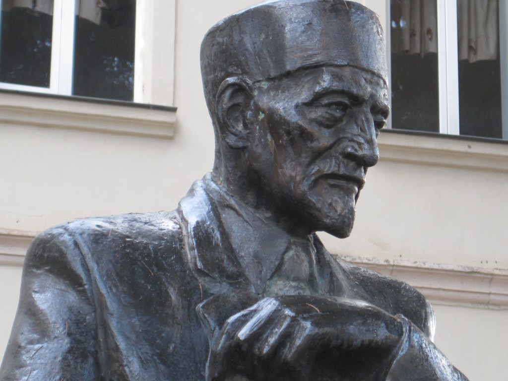 Sculpture of Ekvime Takaishvili, Kutaisi.